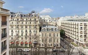 Avenue Montaigne Luxury Apartment 2Br 4P