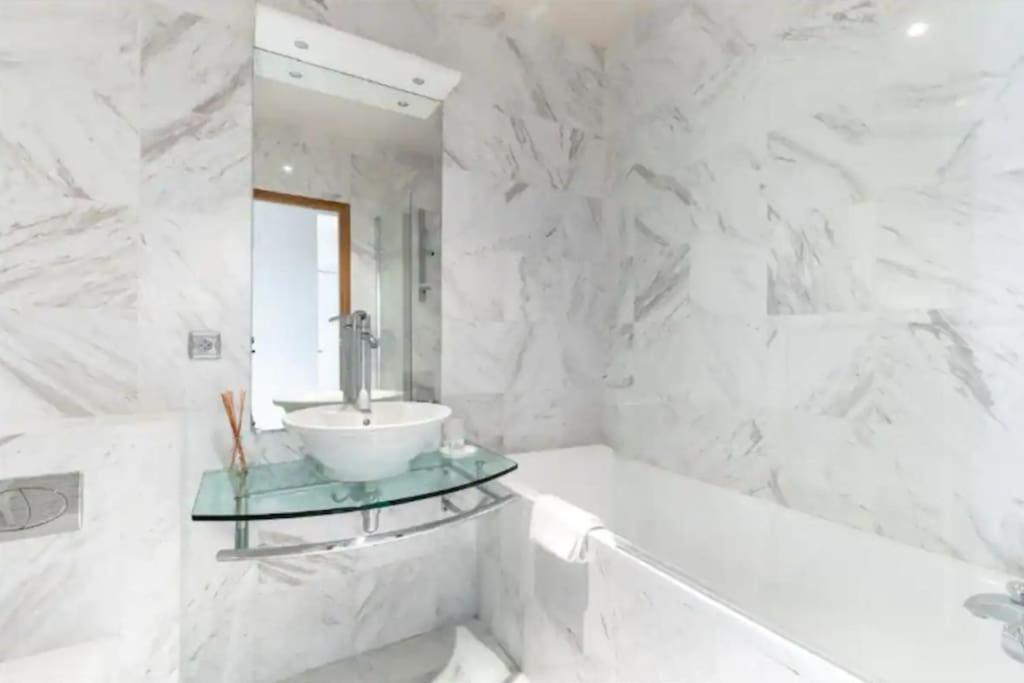 Avenue Montaigne Luxury Apartment 2Br 4P Paris Dış mekan fotoğraf