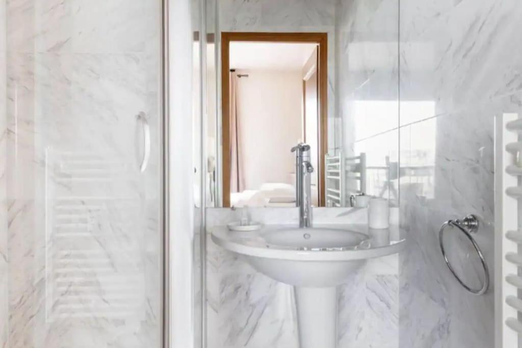 Avenue Montaigne Luxury Apartment 2Br 4P Paris Dış mekan fotoğraf