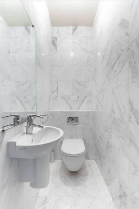 Avenue Montaigne Luxury Apartment 2Br 4P Paris Dış mekan fotoğraf